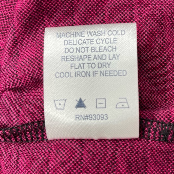 Tyler Boë Pink and Black Geo Print Knit Shift Dress Size Medium - Picture 7 of 12